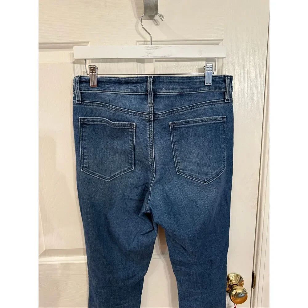 Athleta Sculptek Taper Leg Jeans sz 8 EUC - Picture 7 of 9